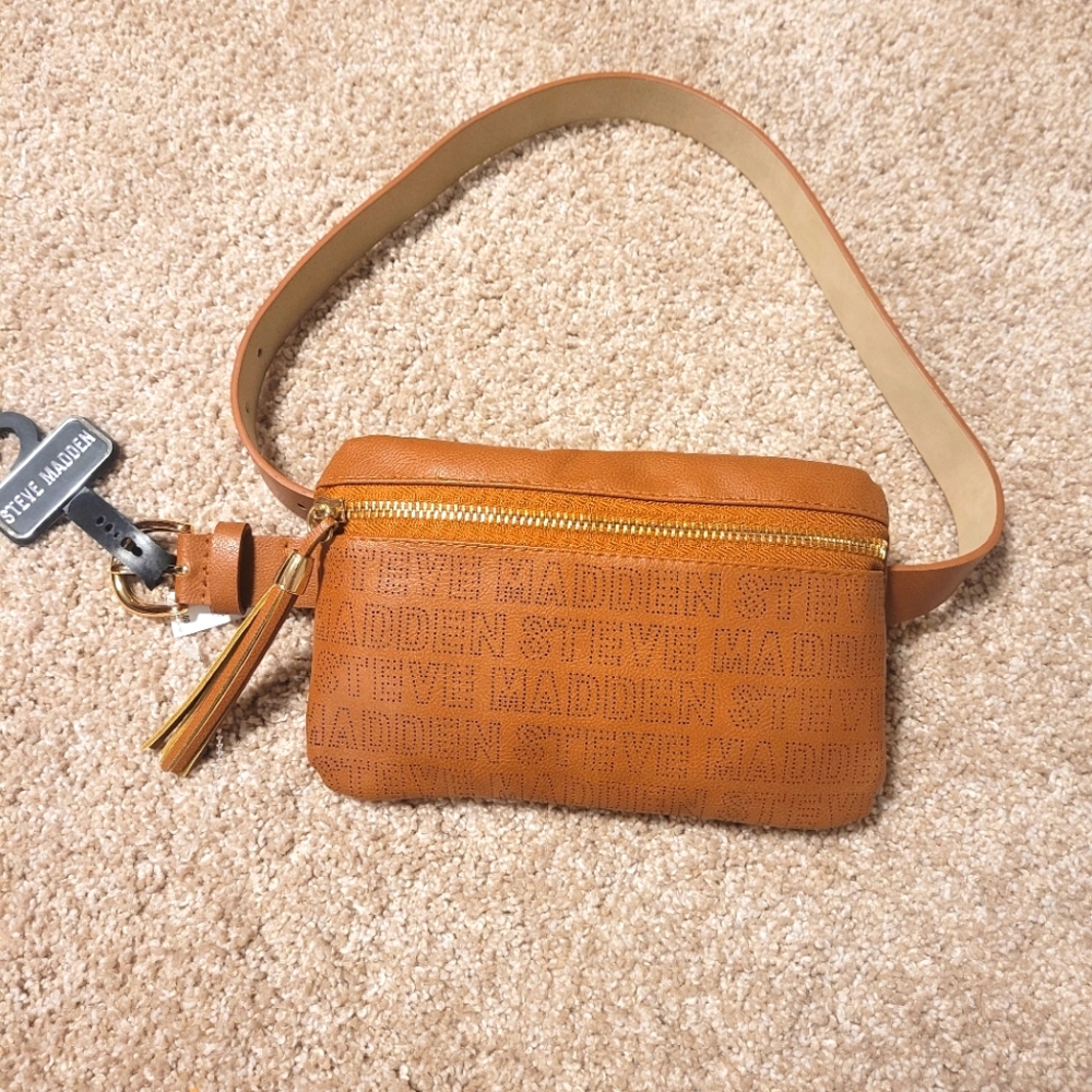 Steve madden belt and hip pack size small